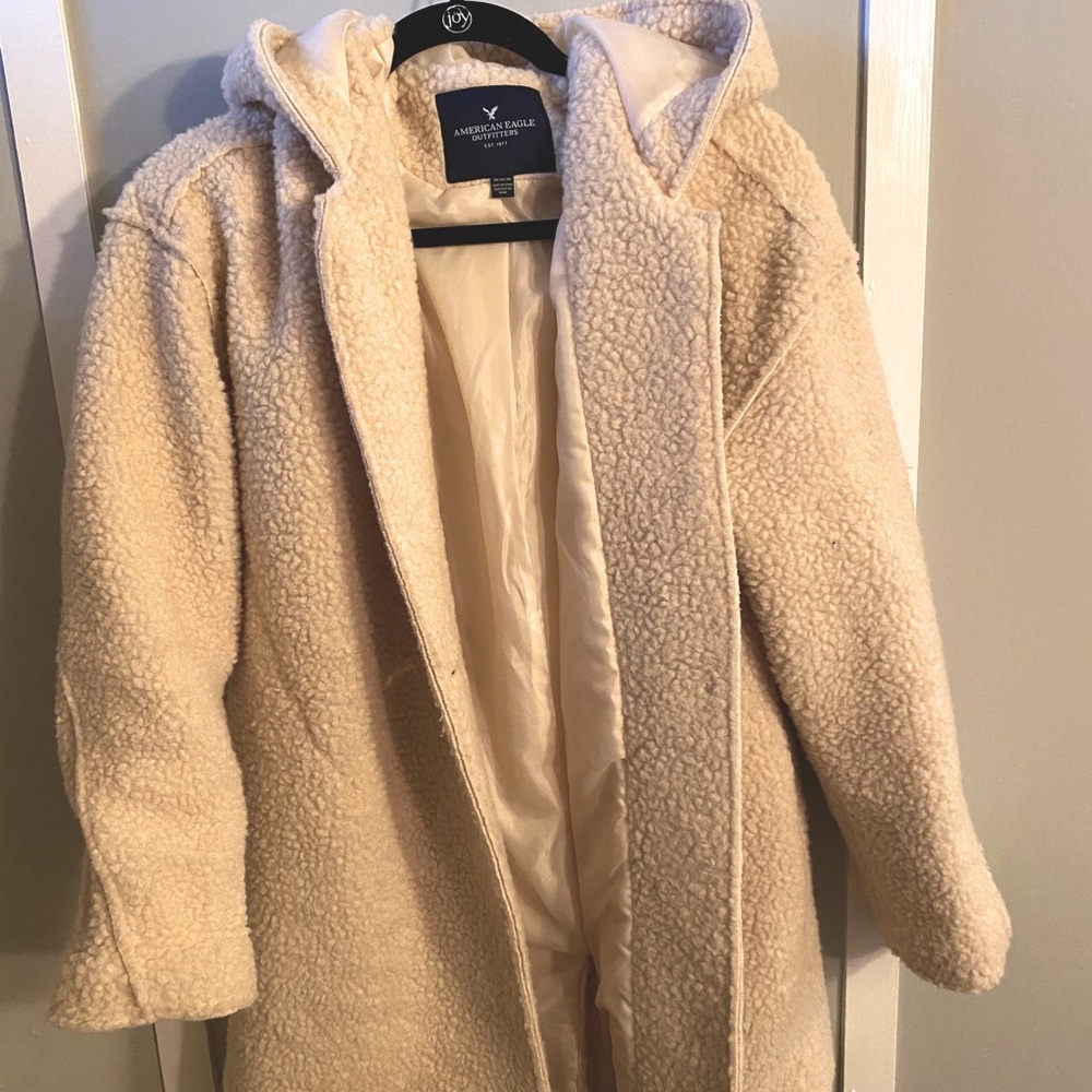 Hooded American Eagle white jacket